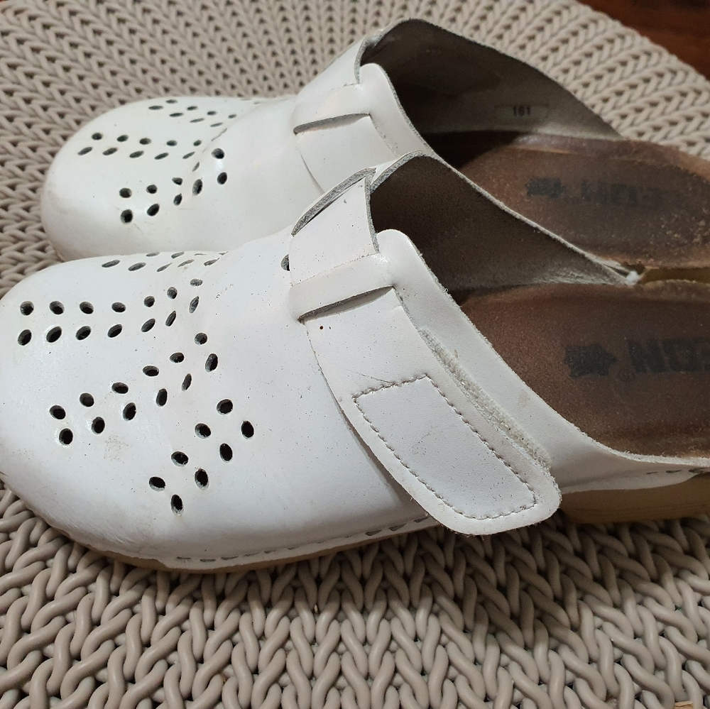 White leather clogs - Europe 39